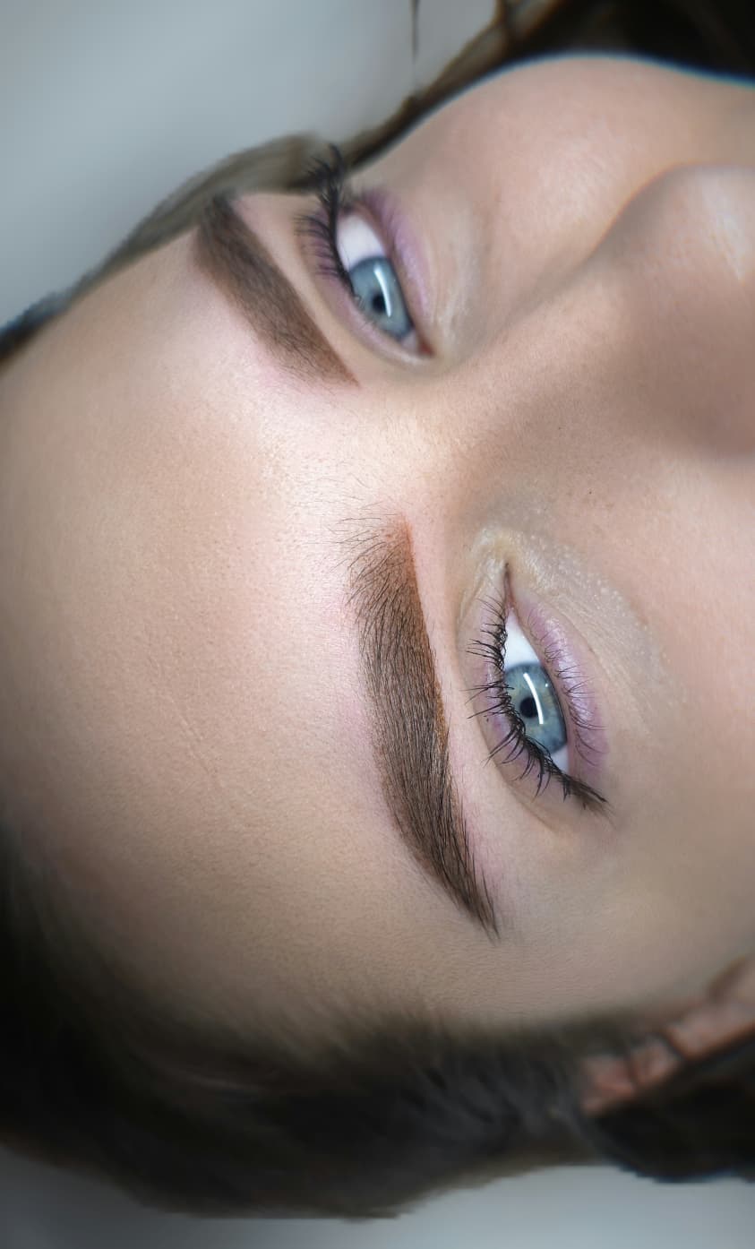 Micropigmentare sprâncene – Tehnica pudrată (Powder Brows)